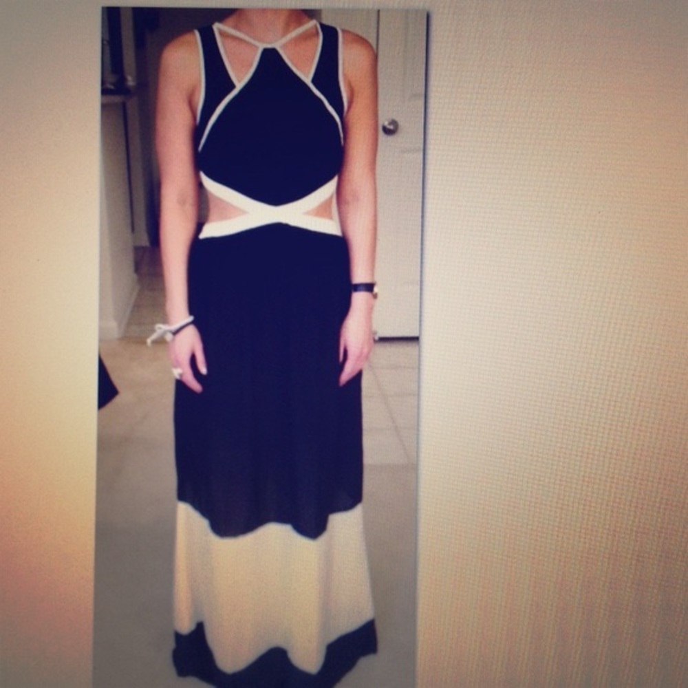 HBF Boutique maxi dress with cut out. 💥sale💥